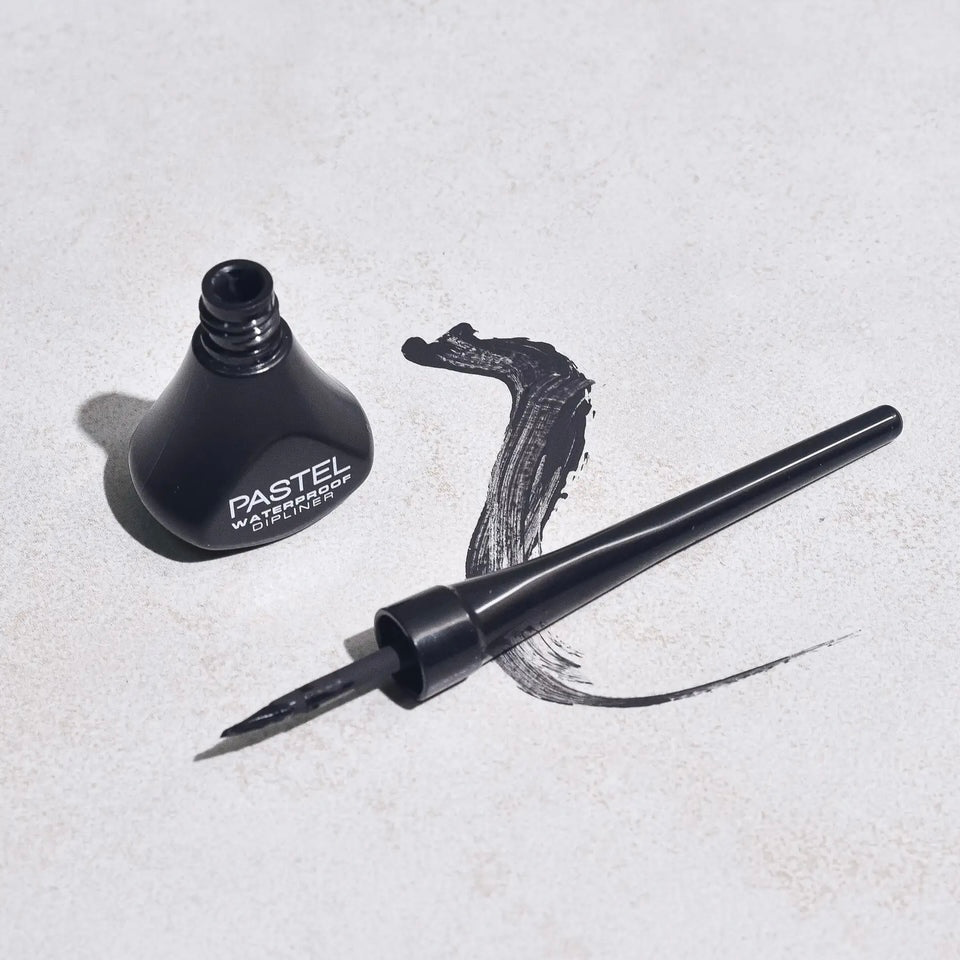 Pastel waterproof Dip liner Black