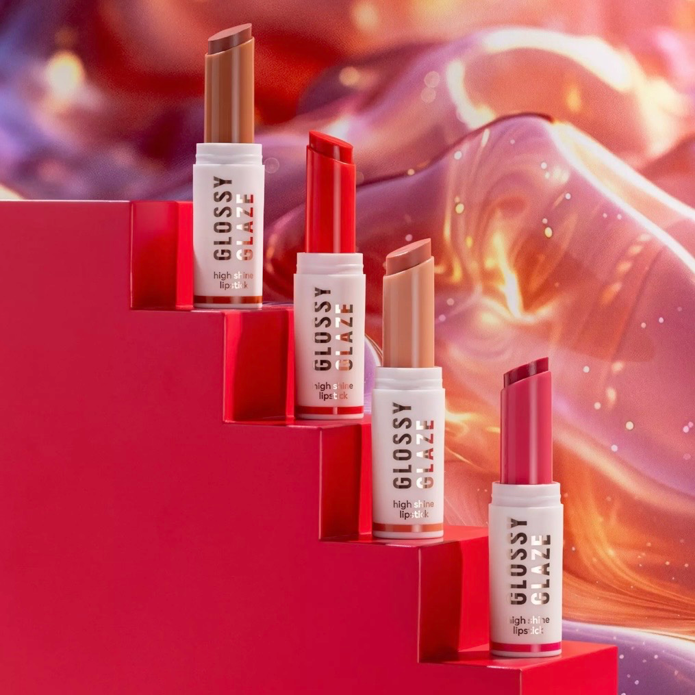 Essence Glossy Glaze high shine lipstick (01 - Livin La Vida Mocha)