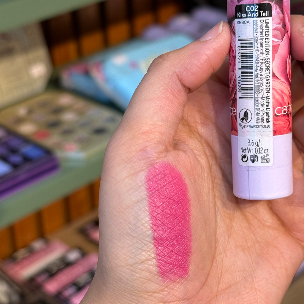 Secret Garden Matte Lipstick  (C02 - Kiss & Tell)