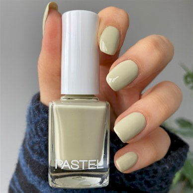 PASTEL NAIL POLISH 