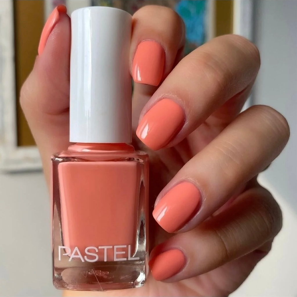 PASTEL NAIL POLISH 