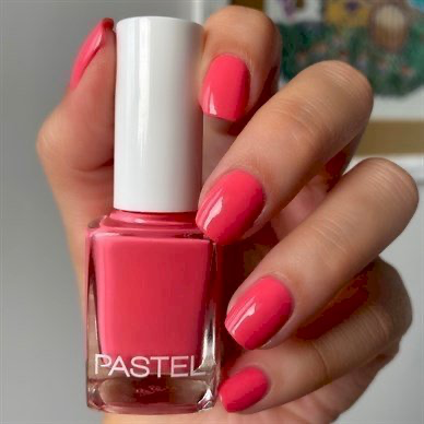 PASTEL NAIL POLISH 