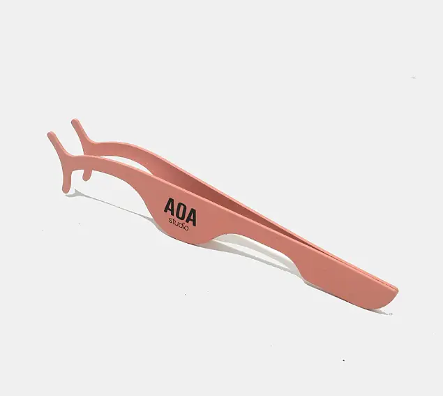 ملقط تركيب الرموش من AOA