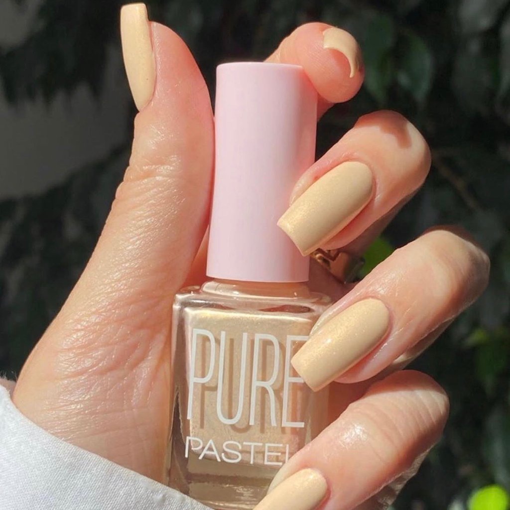 طلاء أظافر بيور من باستيل