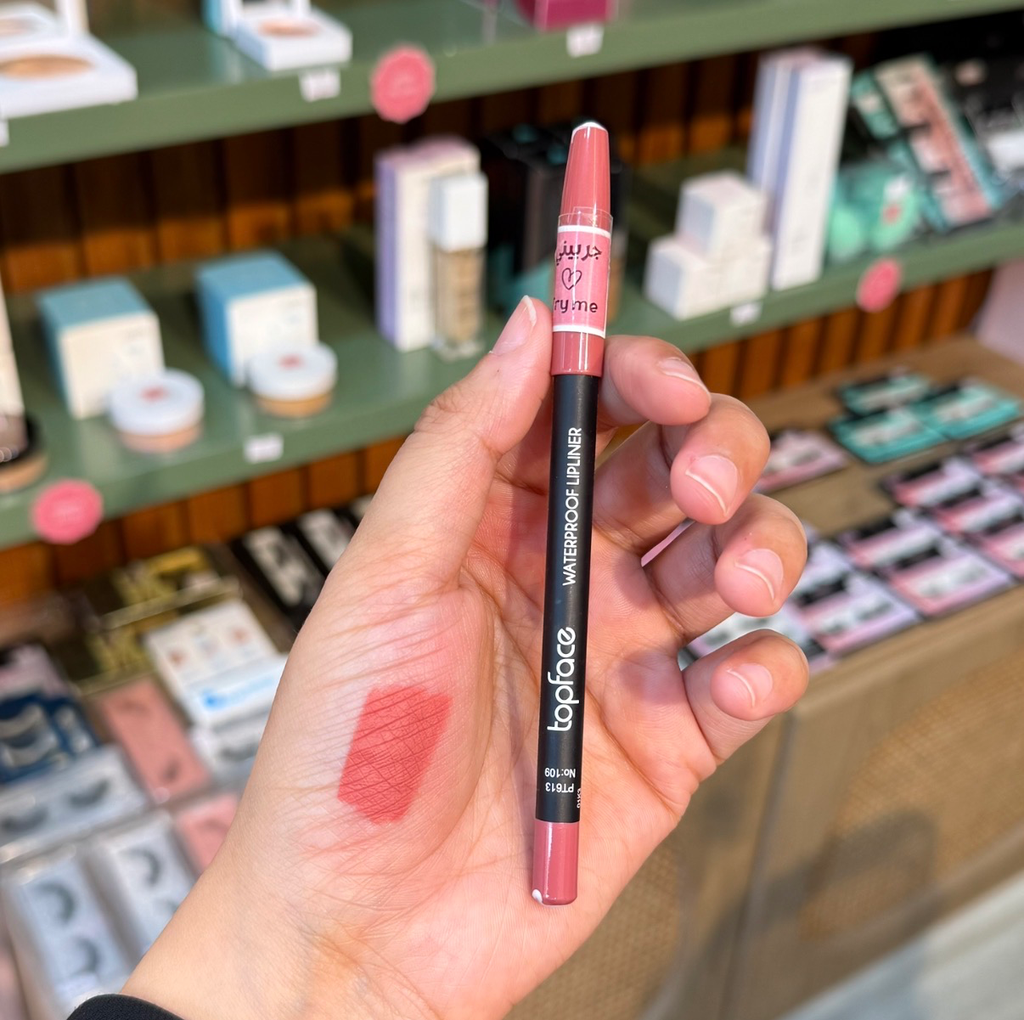 محدد الشفاه الجاف مقاوم للماء من توب فيس