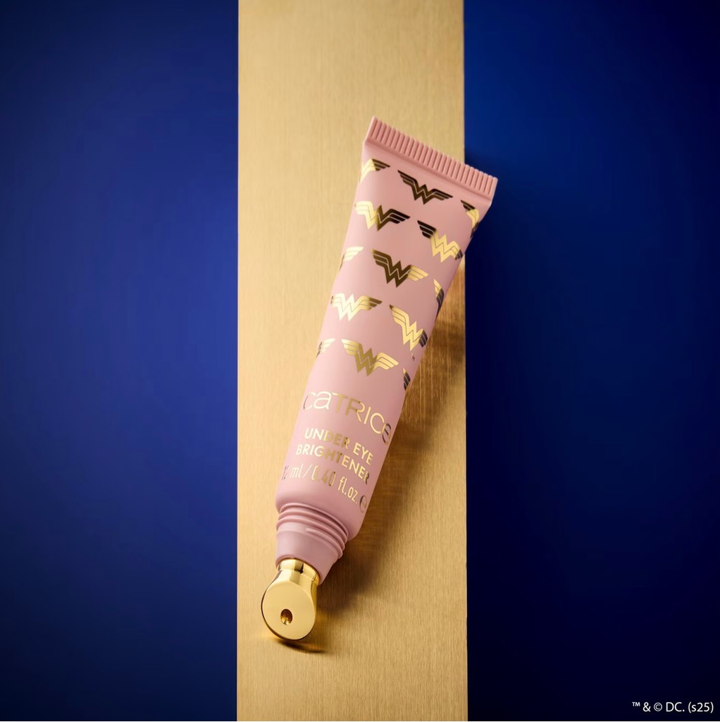 كاتريس ووندر وومن مفتح تحت العين 